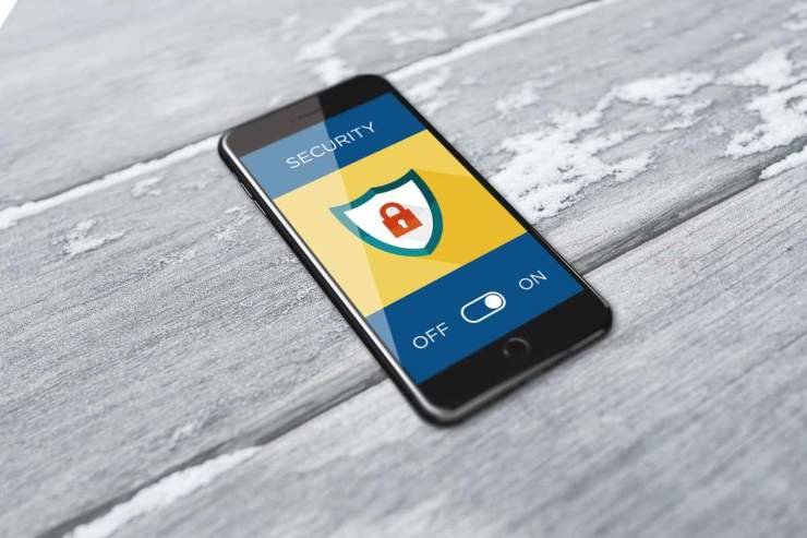 Smartphone-simbolo-sicurezza-